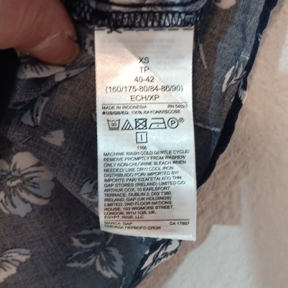 GAP Navy Blue Floral Ladies Blouse, size xs, blue and white - Picture 5 of 5